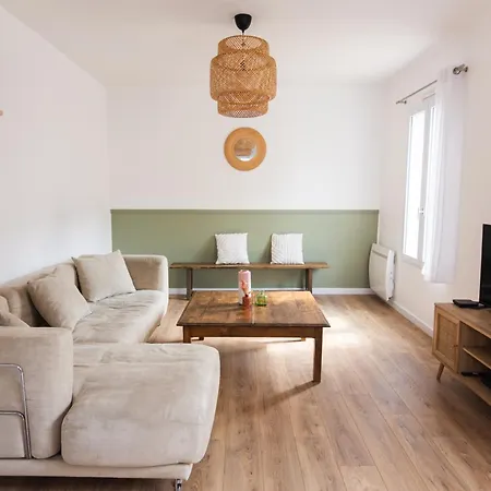 Maison Avec Parking *